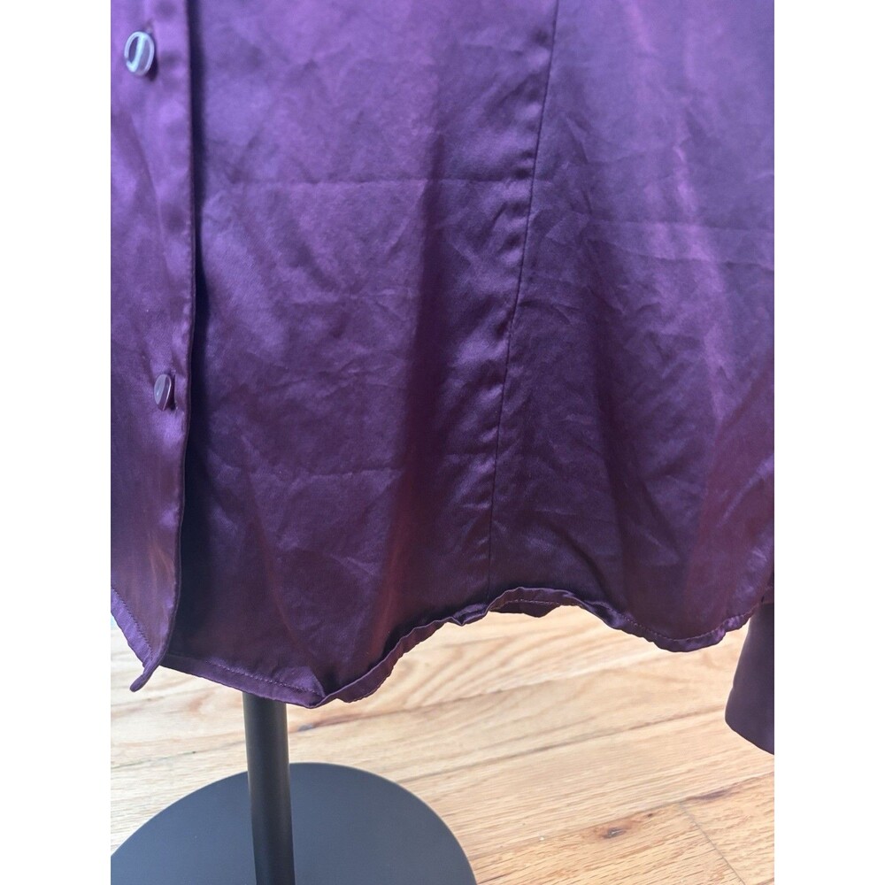 Dana Buchman 100% Silk Blouse Womens 10 Plum Satin Button Career - Picture 6 of 7